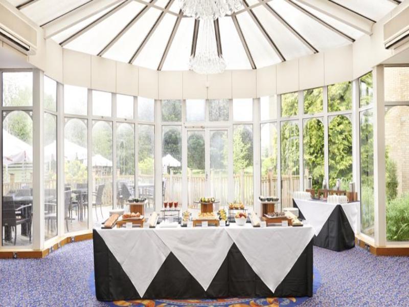 Leonardo Hotel Cheltenham Bagian luar foto