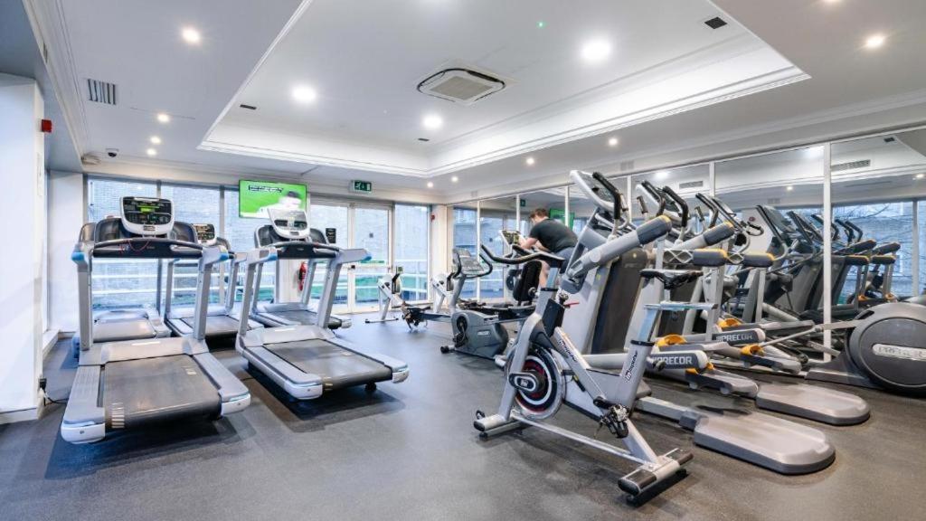 Leonardo Hotel Cheltenham Bagian luar foto