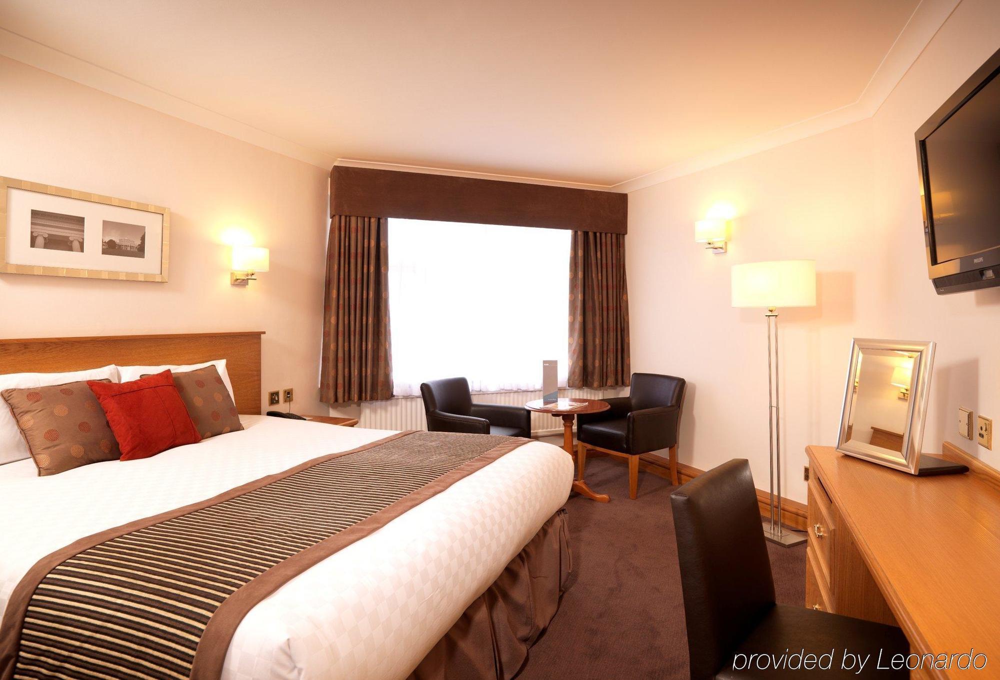Leonardo Hotel Cheltenham Ruang foto