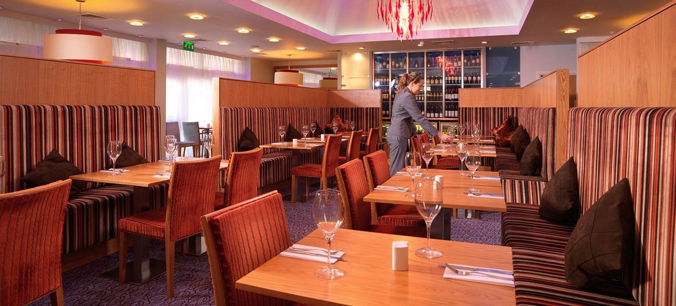 Leonardo Hotel Cheltenham Bagian luar foto