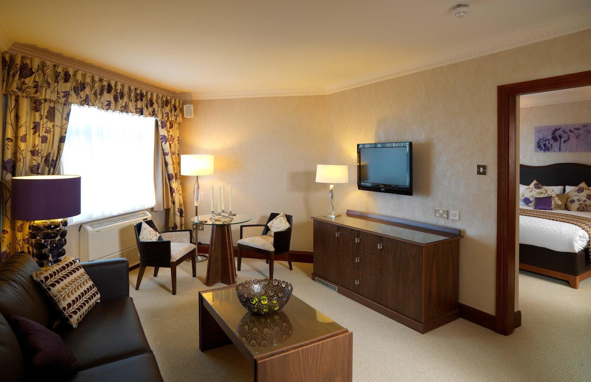 Leonardo Hotel Cheltenham Bagian luar foto