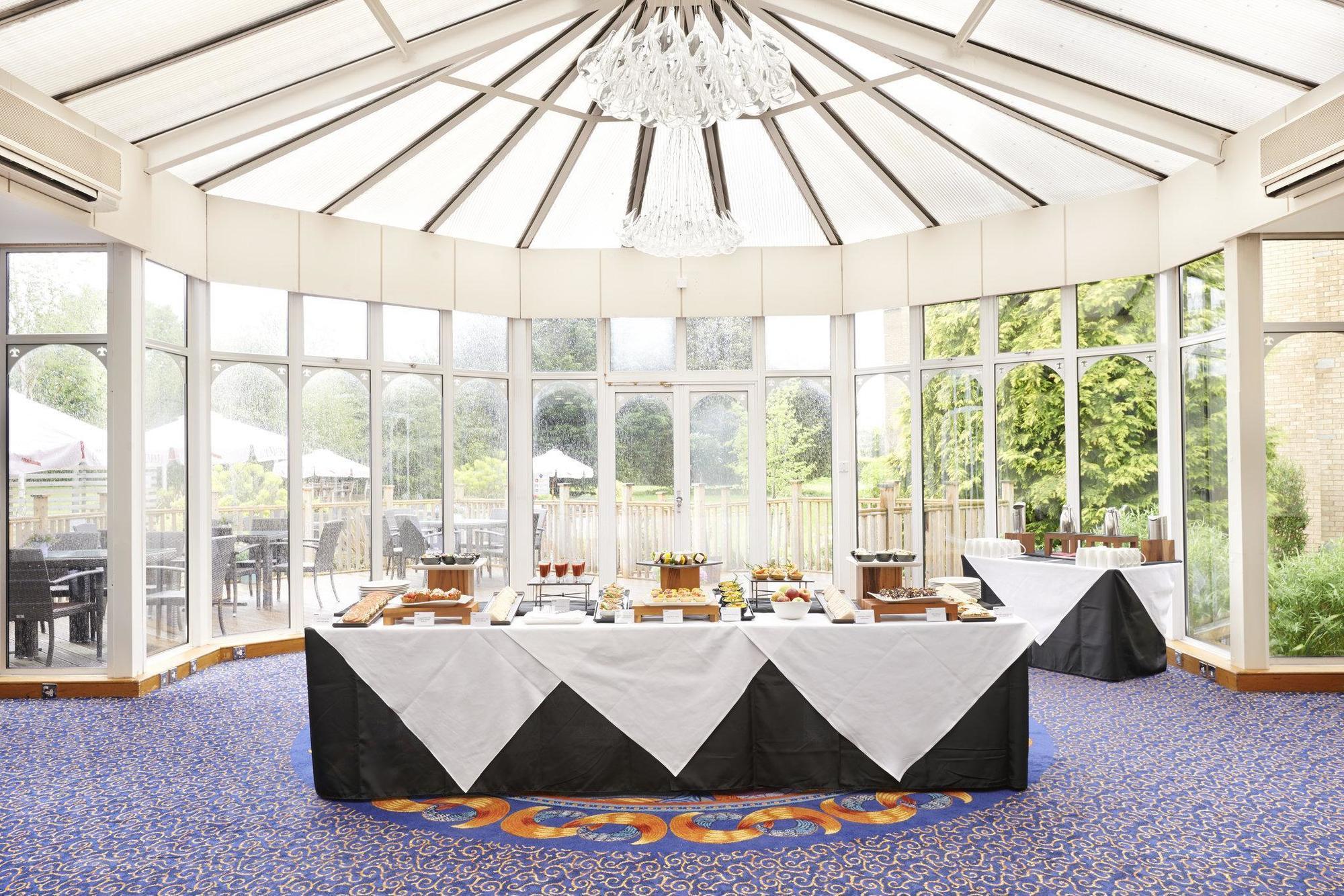 Leonardo Hotel Cheltenham Bagian luar foto