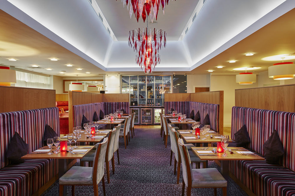 Leonardo Hotel Cheltenham Bagian luar foto