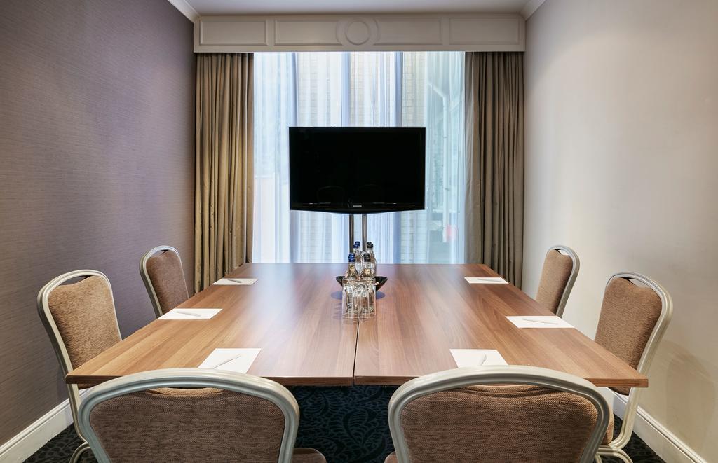 Leonardo Hotel Cheltenham Bagian luar foto