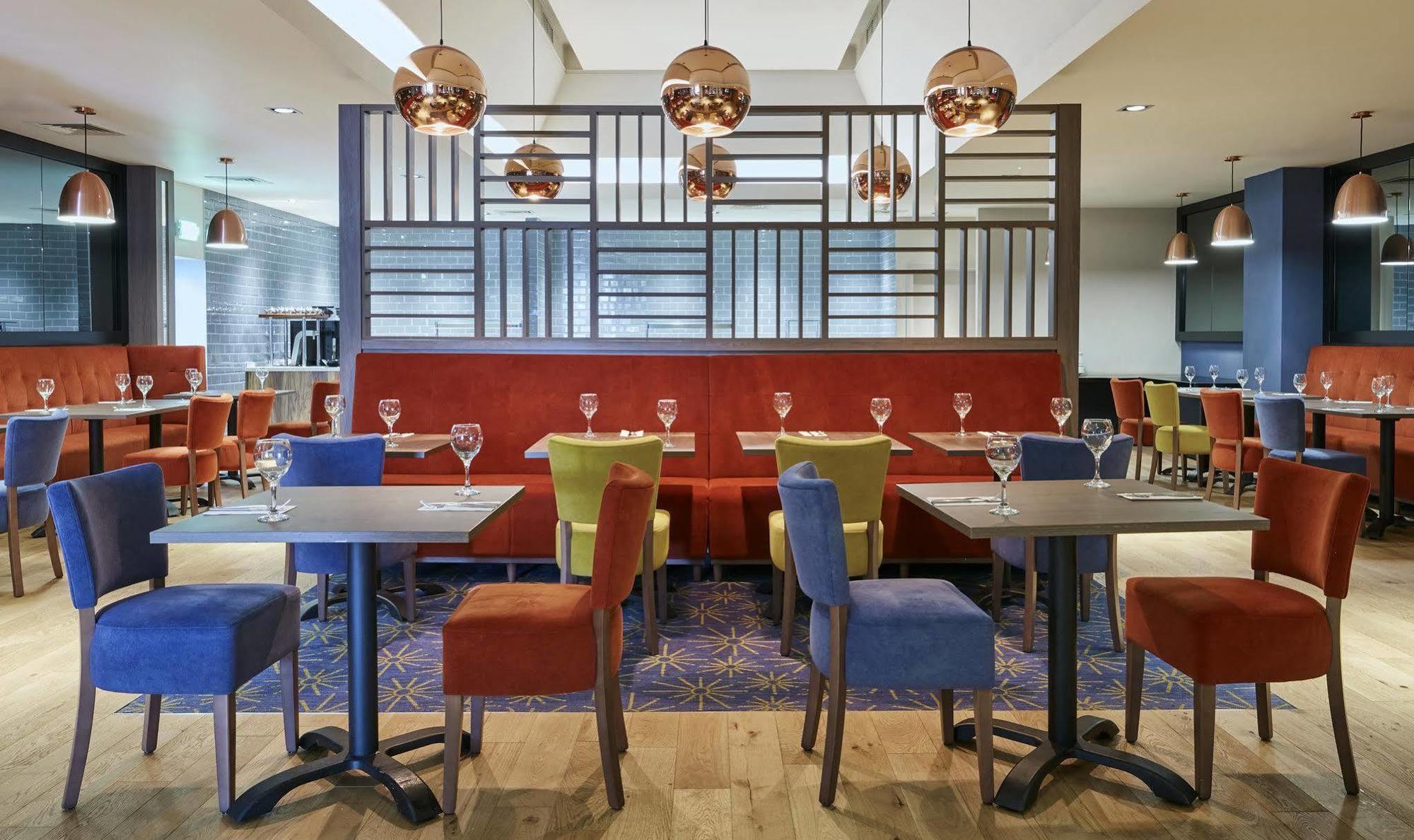 Leonardo Hotel Cheltenham Bagian luar foto